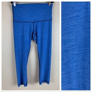 Lululemon Athletica Blue Cropped Leggings. Size 8.